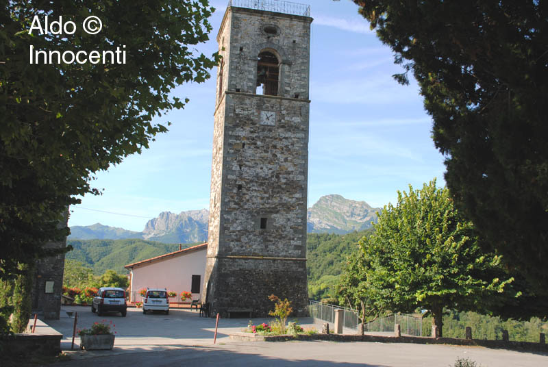 VARLIANO: CAMPANILE DELLA CHIESA DI S. ANTONIO MARTIRE 4' IMMAGINE